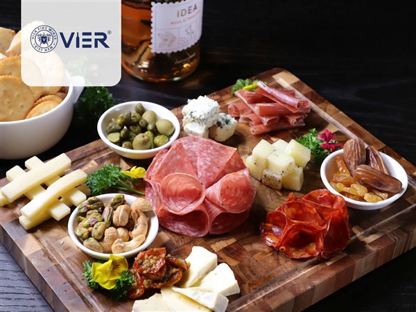 Vier Lounge - Cuisine & Wines